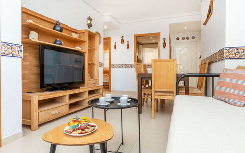 Cala Blanca i: Diseño De Interiores, Mueble, Piso, Departamento, Casa, Suelo, Habitación, Marco, Sala, Techo