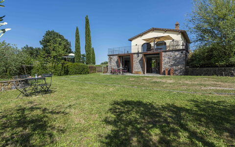 Casina Dell'acquaborra: Casa, Inmuebles, Cabaña, Casa De Campo, Jardín, Césped, Cerca, Paisajismo, Yarda, Villa