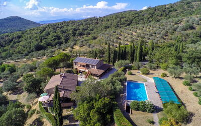 Casale Di Montali: Nube, Cielo, Planta, Propiedad, Montaña, Planta De La Comunidad, Edificio, Naturaleza, Paisaje Natural, Árbol