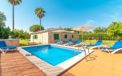 Can Delfin Alcudia: Cielo, Agua, Propiedad, Edificio, Planta, Mueble, Piscina, Azul, Azur, Árbol