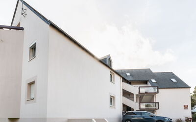 Carnac 134: Mesa, Propiedad, Gabinetes, Edificio, Vajilla, Madera, Mostrador, Diseño De Interiores, Vajilla, Aparato De Cocina