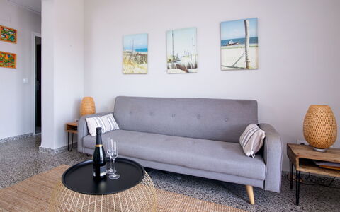 Las Perlas: Mesa, Mueble, Propiedad, Sofá, Marco, Madera, Diseño De Interiores, Rectángulo, Suelo, Sala
