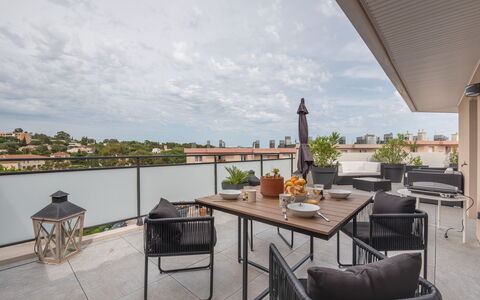 Eden Riviera: Cielo, Mesa, Nube, Mueble, Diseño De Interiores, Suelo, Madera, Condominio, Maceta, Edificio