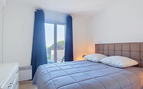 Les Grenadines: Cama, Mueble, Habitación, Lecho, Sábana, Diseño De Interiores, Linos, Habitación, Suelo, Encendiendo