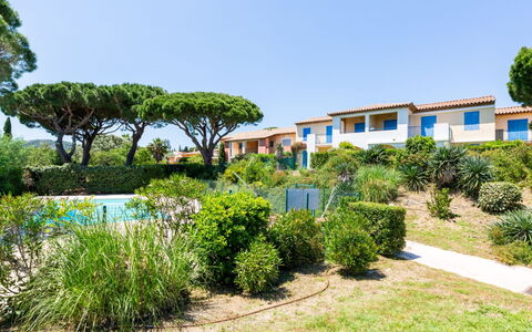 Les Grenadines: Carro Familiar, Departamento, De Vehículos De Lujo, Segmento D, Estacionamiento, Sedán, Auto Compacto, Coche De La Ciudad
