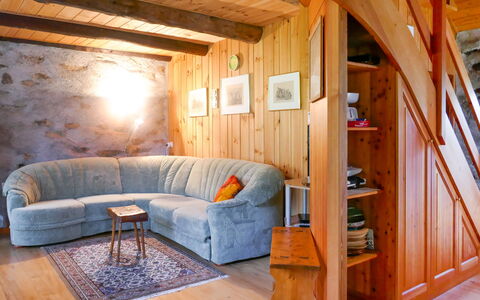 Rustico Tecc Berbis: Mueble, Propiedad, Sofá, Madera, Diseño De Interiores, Comodidad, Sofá Cama, Suelo, Piso, Haz