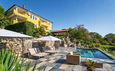 Opatija Kastav 151: Piscina, Recurso, Jardín, Inmuebles, Paisajismo, Eco Hotel, Villa, Sombra, Yarda, Patio Interior