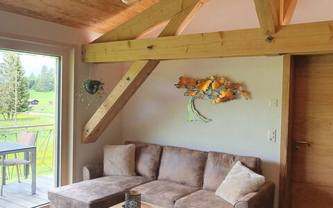 Appartement - le Franc-Montagnard: Propiedad, Sofá, Edificio, Madera, Encendiendo, Arquitectura, Diseño De Interiores, Piso, Suelo, Haz