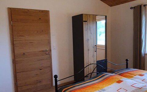 Appartement - le Franc-Montagnard: Edificio, Propiedad, Mueble, Madera, Casa, Comodidad, Diseño De Interiores, Sombra, Piso, Suelo