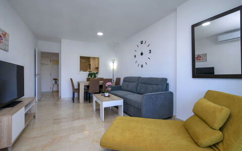 Atrium Iii Centro Mar: Mueble, Piso, Diseño De Interiores, Suelo, Departamento, Sala, Sofá, Silla