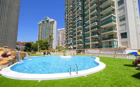 Atrium Iii Centro Mar: Rascacielos, Departamento, Condominio, Material Compuesto, Metrópoli, Piscina, Hotel, Sede, Ciudad De Vacaciones