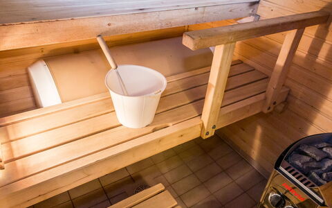 Tintintaival 2 a 8: Madera, Piso, Suelo, Mueble, Suelos De Madera, Diseño De Interiores, Litera, Habitación, Manchas De Madera, Madera Dura
