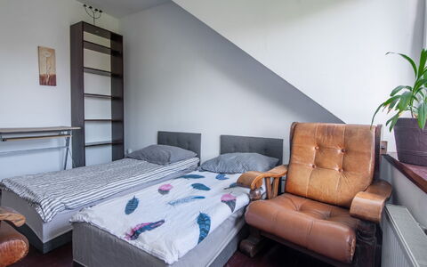 Koszalin 300: Mueble, Propiedad, Comodidad, Madera, Diseño De Interiores, Piso, Arquitectura, Suelo, Planta, Almohada