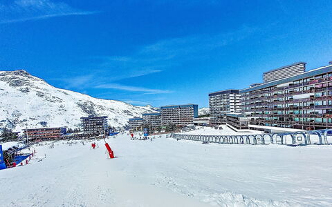 Les Menuires 694: Invierno, Departamento, Condominio, Nieve, Congelación, Ciudad De Vacaciones, Landform Glaciales, Vacaciones, Piste