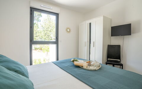 Le Diamanti: Mueble, Propiedad, Edificio, Ventana, Comodidad, Textil, Marco De La Cama, Madera, Marco, Cama