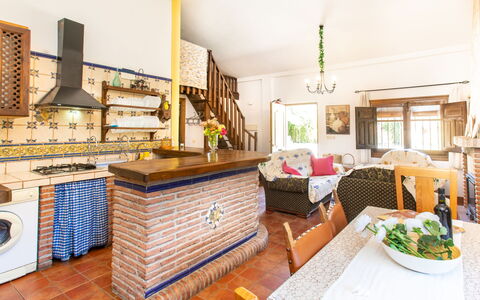 Rincón del sur: Mueble, Propiedad, Mesa, Marco, Encendiendo, Sala, Diseño De Interiores, Madera, Sofá, Suelo