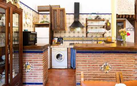 Rincón del sur: Propiedad, Madera, Diseño De Interiores, Cocina, Piso, Pared, Suelo, Edificio, Gas, Sala