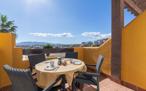 Lomas del Mar V: Cielo, Mesa, Propiedad, Mueble, Nube, Silla, Madera, Sombra, Planta, Mesa Al Aire Libre