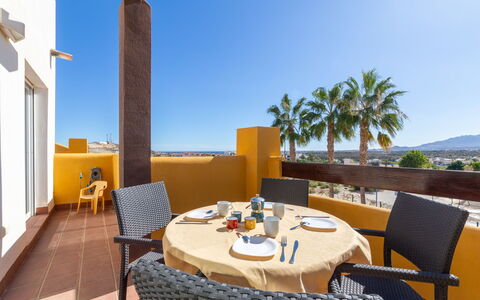 Lomas del Mar V: Mesa, Cielo, Mueble, Propiedad, Edificio, Azur, Silla, Mueble Para Exteriores, Arquitectura, Diseño De Interiores