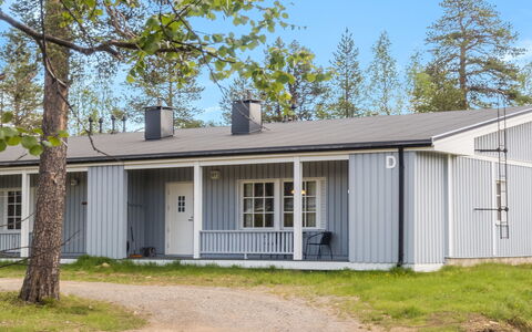 Saariseläntie 8 D7: Casa, Cabaña, Ventana De Guillotina, Inmuebles, Vía Muerta, Sombra, Diseño