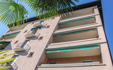 Appartamento 2- Giardino: Cielo, Edificio, Propiedad, Azul, Verde, Azur, Arecales, Diseño Urbano, Plantas Leñosas, Condominio