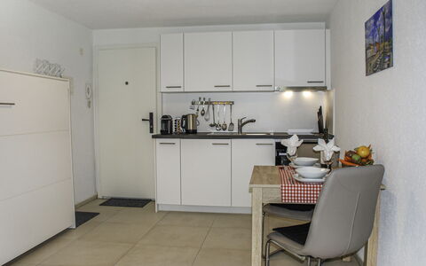 Appartamento 2- Giardino: Mueble, Propiedad, Gabinetes, Edificio, Mostrador, Diseño De Interiores, Aparato De Cocina, Casa, Suelo, Cocina