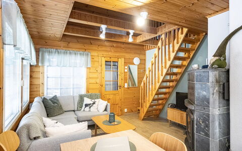 Välitie 4 F 14: Madera, Diseño De Interiores, Techo, Mueble, Casa, Casa, Suelo, Habitación, Piso, Cabaña
