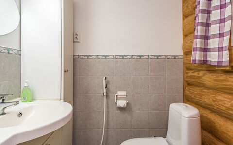 Lahukka: Cama, Mueble, Habitación, Diseño De Interiores, Lecho, Sábana, Piso, Madera, Suelo, Habitación