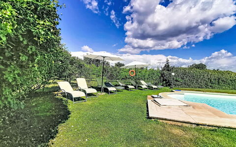 La Quercia: Azul, Piscina, Jardín, Mueble Para Exteriores, Césped, Recurso, Paisajismo, Sombra, Sunlounger, Eco Hotel