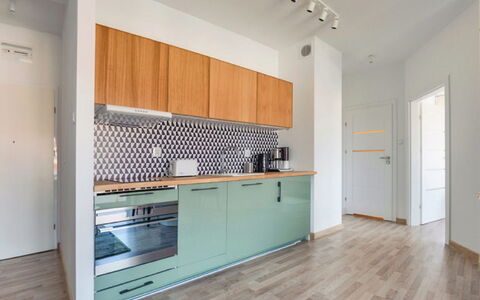 Grzybowo Seaside: Gabinetes, Mostrador, Grifo, Edificio, Cocina, Madera, Arreglo De Tubería, Diseño De Interiores, Piso, Suelo