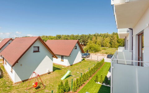 Grzybowo Seaside: Planta, Cielo, Propiedad, Edificio, Casa, El Terreno Del Lote, Cabaña, Ventana, Árbol, Diseño Urbano