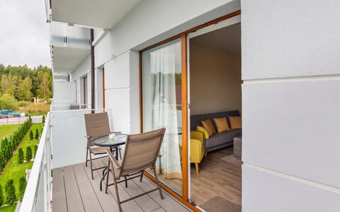 Grzybowo Seaside: Propiedad, Planta, Mueble, Edificio, Madera, Silla, Sombra, Diseño De Interiores, Suelo
