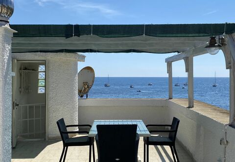 La Terrazza Di Santa Marinella: Cielo, Agua, Mueble, Silla, Azur, Edificio, Sombra, Mesa, Nube, Diseño De Interiores