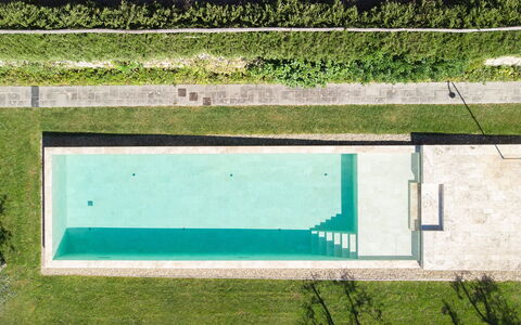 Villa Dorothea: Planta, Edificio, Verde, Ventana, Agua, Rectángulo, Naturaleza, Cuerpo De Agua, El Terreno Del Lote, Sombra