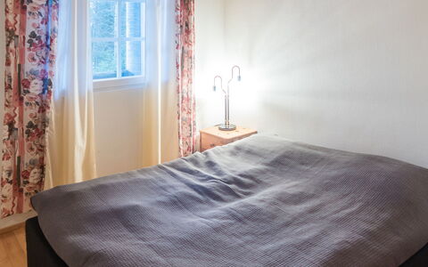 Rukanpesä 2A: Diseño De Interiores, Cama, Suelo, Habitación, Piso, Mueble, Sábana, Madera, Linos, Lecho