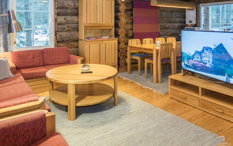 Rukanpesä 2B: Mueble, Piso, Madera, Diseño De Interiores, Suelo, Techo, Sala, Habitación, Suelos De Madera, Manchas De Madera