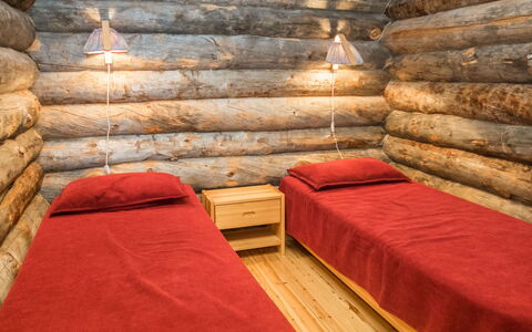 Rukanpesä 2B: Madera, Habitación, Piso, Suelo, Cama, Mueble, Diseño De Interiores, Habitación, Sábana, Lecho