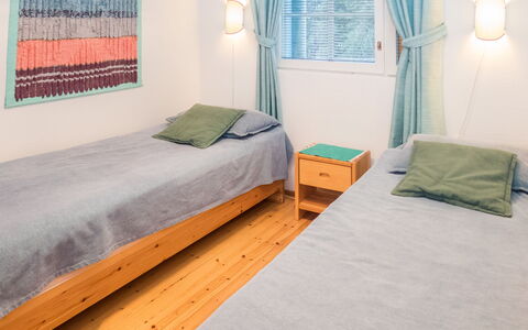 Rukanpesä 2B: Cama, Pared, Mueble, Suelo, Habitación, Piso, Diseño De Interiores, Madera, Sábana, Habitación