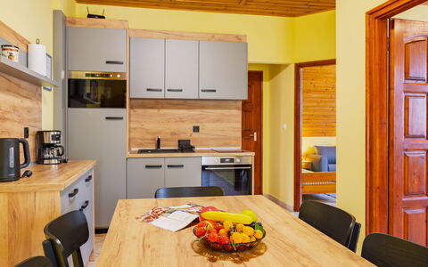 Jókai: Diseño De Interiores, Mueble, Madera, Piso, Suelo, Techo, Mostrador, Cocina, Habitación, Gabinetes