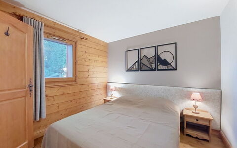 Les Menuires 660: Madera, Diseño De Interiores, Piso, Suelo, Techo, Habitación, Mueble, Habitación, Cama, Casa