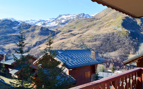 Marmottes A6: Cielo, Tiempo De Día, Montaña, Propiedad, Edificio, Mundo, Naturaleza, Madera, Casa, Paisaje Natural