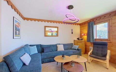 Les Menuires 660: Madera, Diseño De Interiores, Techo, Mueble, Suelo, Casa, Habitación, Sala, Departamento, Manchas De Madera