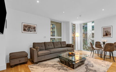 Alojamiento:&nbsp;Lanterns Court 2 302.2
