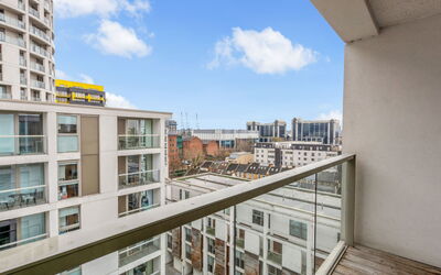Canary Wharf 302: Tiempo De Día, Edificio, Departamento, Área Urbana, Barrio Residencial, Arquitectura, Área Metropolitana, Condominio, Material Compuesto