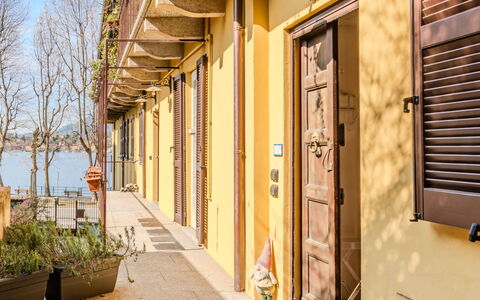 Lungolago: Balcón, Inicio De La Puerta, Planta De Casa