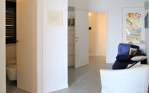 Arborea: Comodidad, Edificio, Marco, Diseño De Interiores, Suelo, Piso, Puerta, Madera, Sala, Bienes Raíces