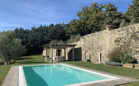 Villa Adelfa: Agua, Planta, Cielo, Propiedad, Piscina, Arquitectura, Paisaje Natural, Nube, Árbol, El Terreno Del Lote