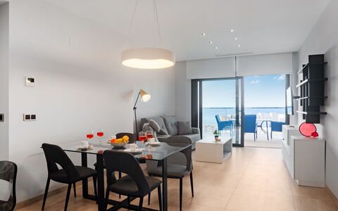 Sunset Waves: Mesa, Mueble, Edificio, Silla, Casa, Suelo, Piso, Lámpara, Sala, Salón
