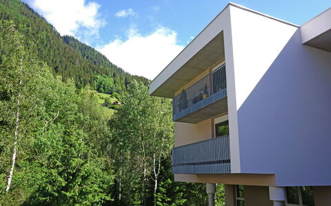 Apart Annabell: Agua, Cielo, Propiedad, Planta, Edificio, Nube, Piscina, Árbol, Barrio Residencial, Hierba