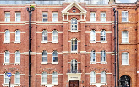 Cleveland Apartments: Edificio, Propiedad, Ventana, Cielo, Ladrillo, Diseño Urbano, Nube, Enladrillado